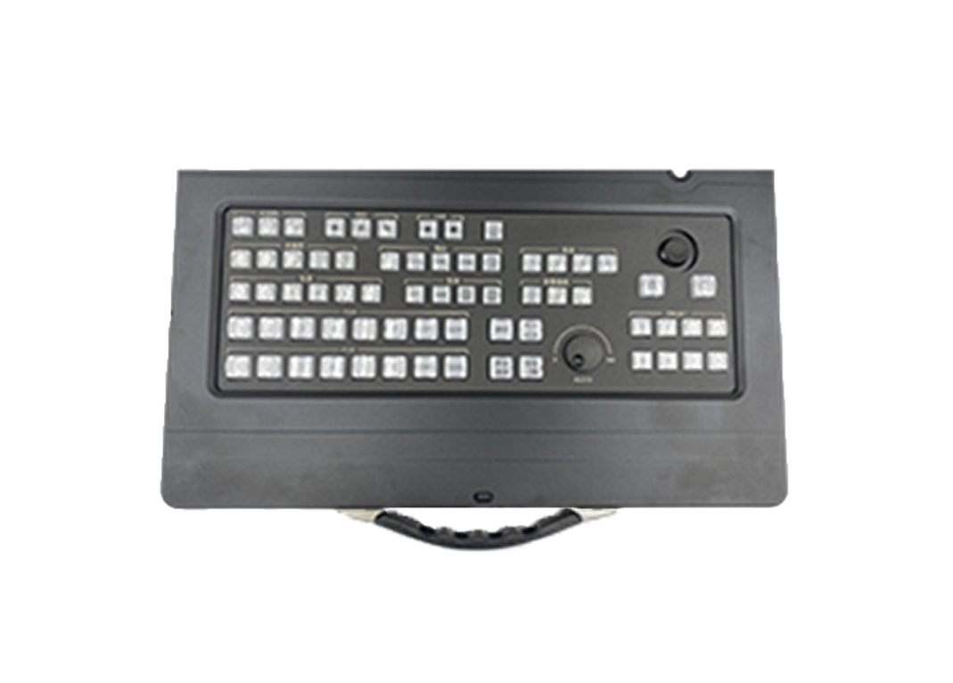主机内嵌快捷导播切换键盘，实现对讯道播控、音量调节、云台控制等调节。